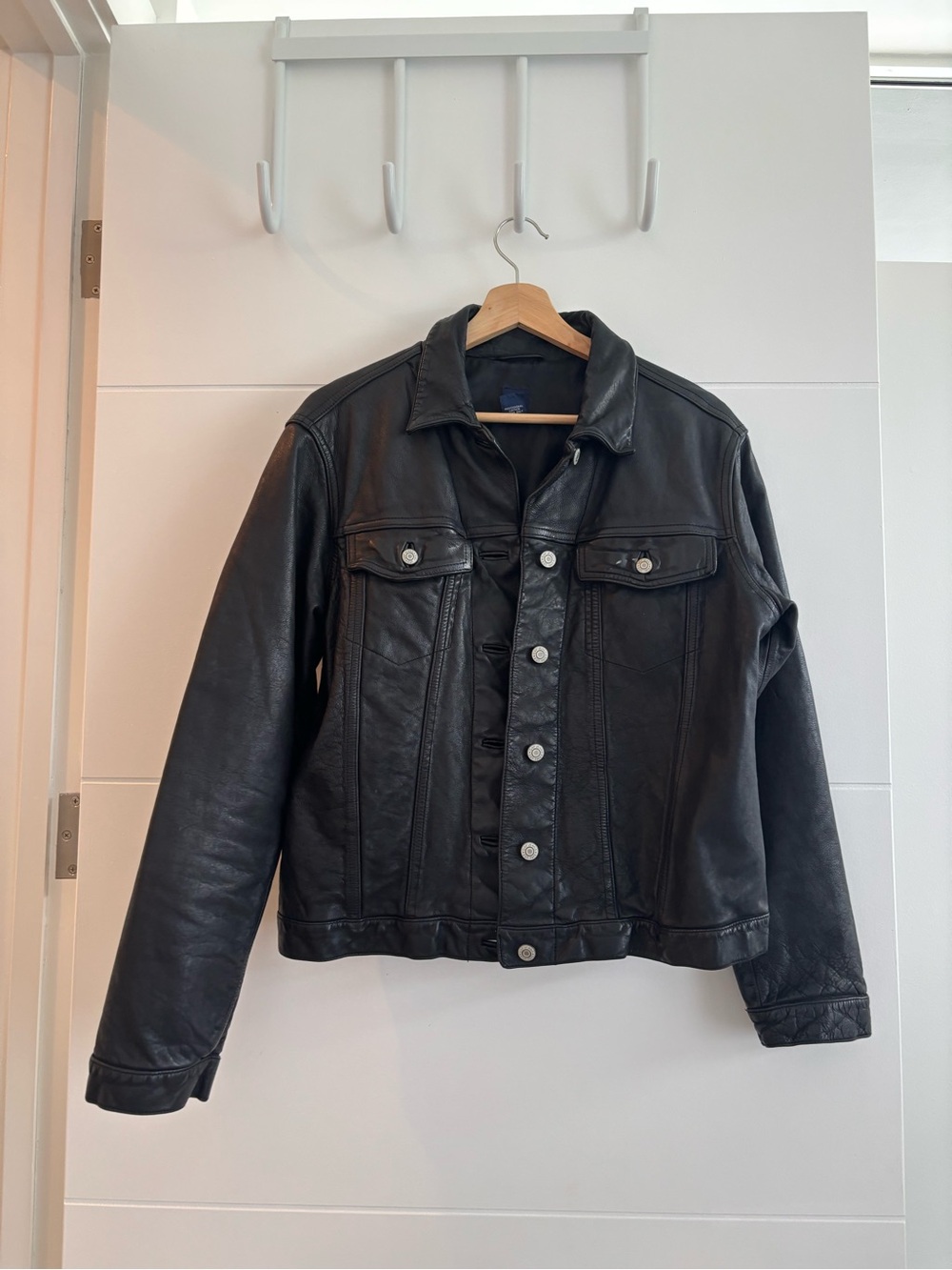 GAP vintage Black Leather Bomber Jacket